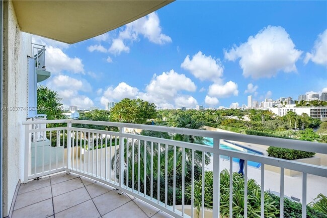 Building Photo - 2475 Brickell Ave