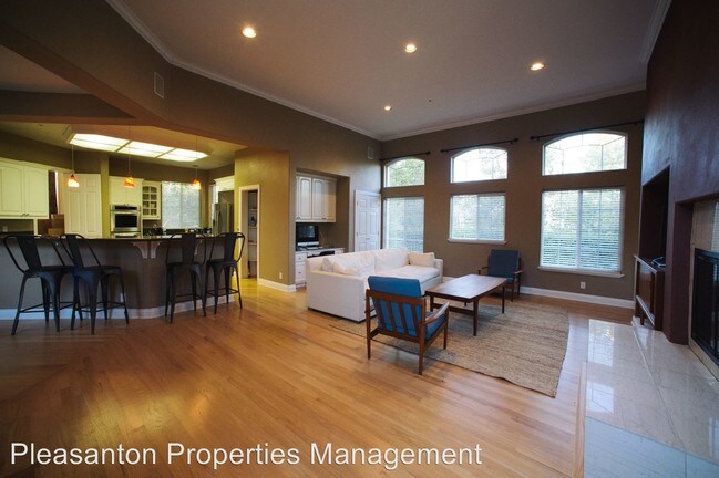 Building Photo - 3 br, 3 bath House - 616 Varese Ct.