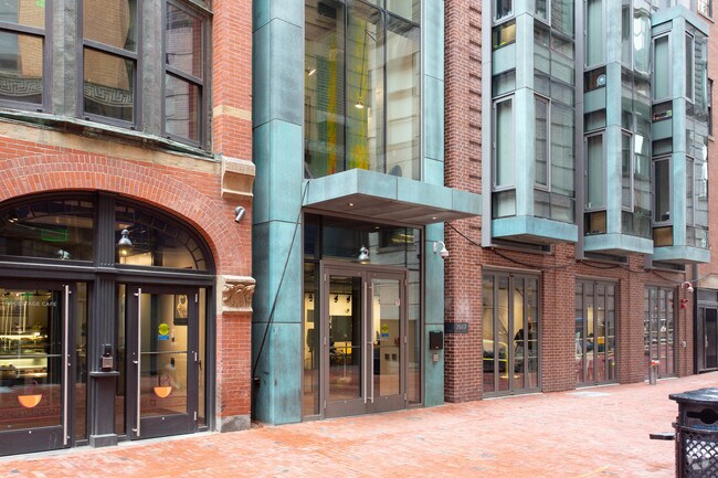 Building Photo - 2 Boylston Pl