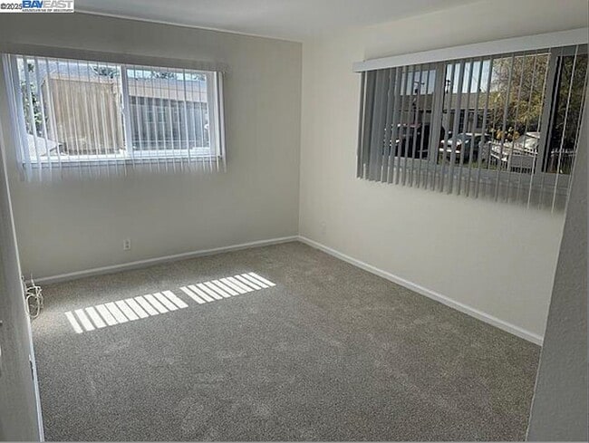 Foto del edificio - 1434 Loeffler Ln
