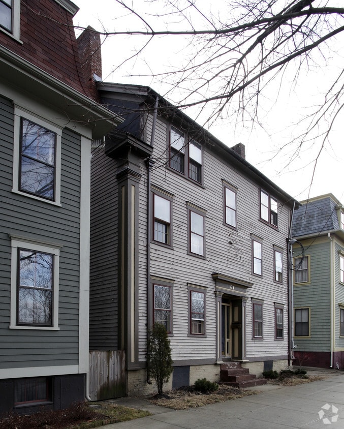 Building Photo - 64 Dexter St