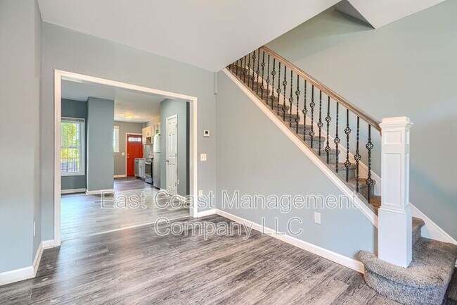 Foto del edificio - 2408 Llewelyn Ave