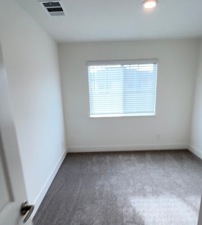 Foto del edificio - 4225 Fawnridge Pl