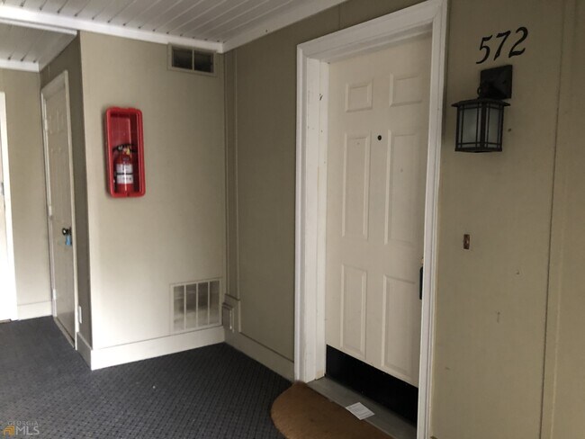 Foto del edificio - 572 Emory Oaks Way