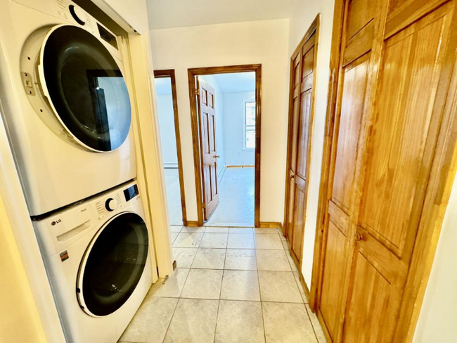 Foto del edificio - 2438 E 22nd St