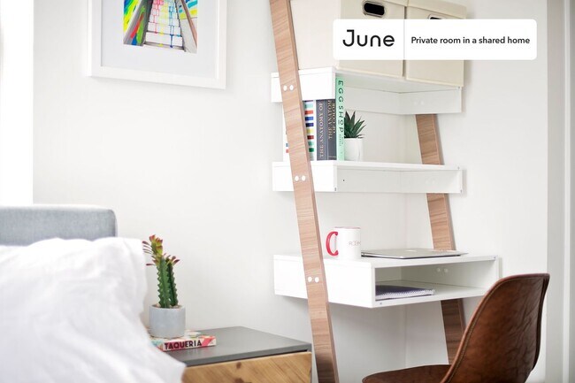 Foto del edificio - Private bedroom in 3 bed/2 bath Home