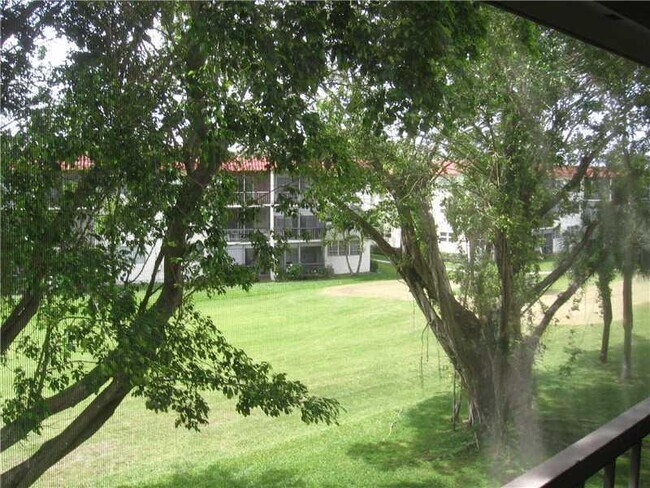 Building Photo - 8940 S Hollybrook Blvd