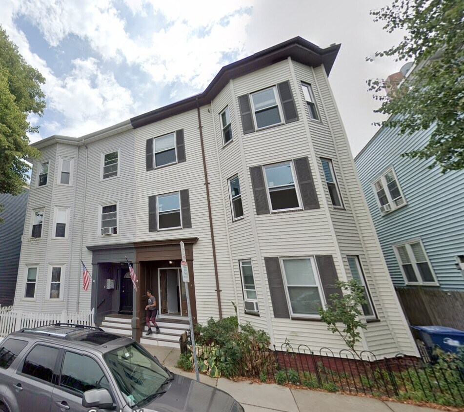 Foto principal - 819 E 2nd St