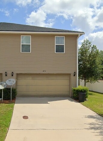 Building Photo - 2732 Hollybrook Ln