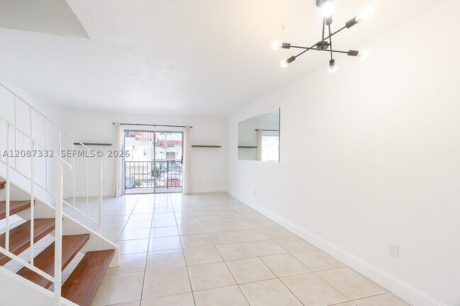 Building Photo - 8650 SW 67th Ave