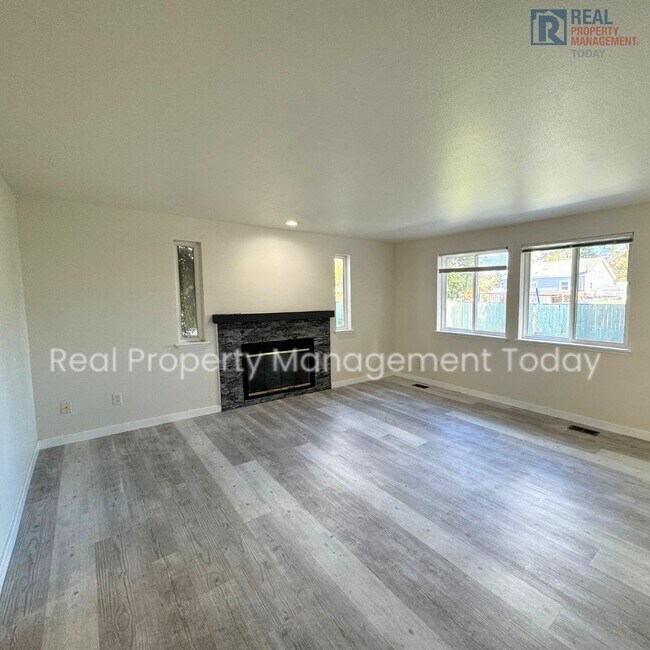 Foto del edificio - 838-840 4th Ave N Kent, WA 98032