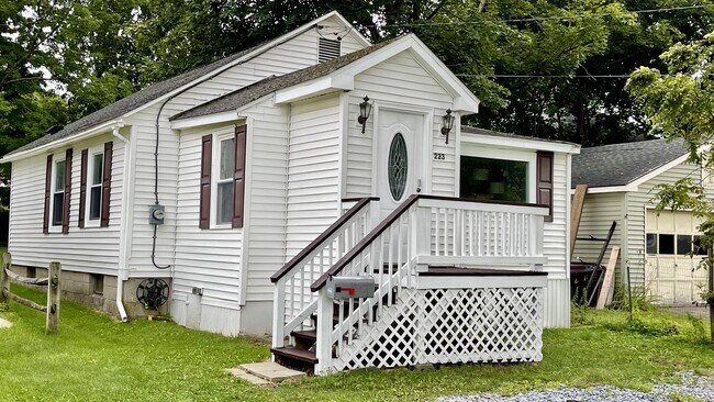 Foto del edificio - 223 Bradford St