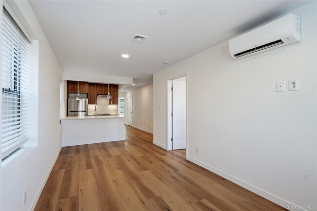 Foto del edificio - 62-49 60th St