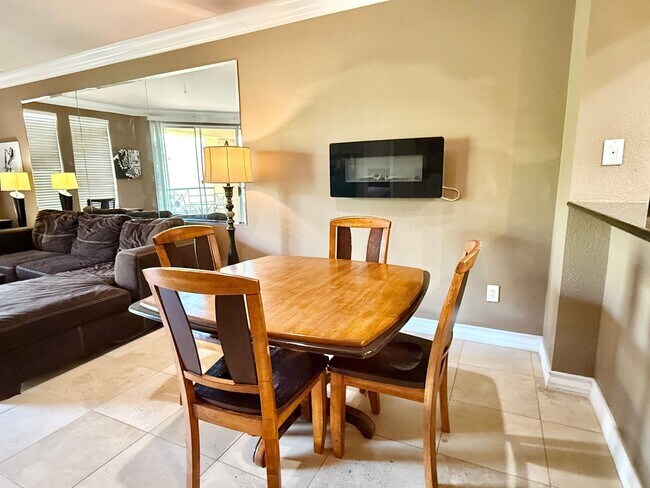 Foto del edificio - Meridian FURNISHED 2 BDR /2 BATH Luxury Co...