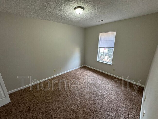 Foto del edificio - 2250 Sherwood Ave