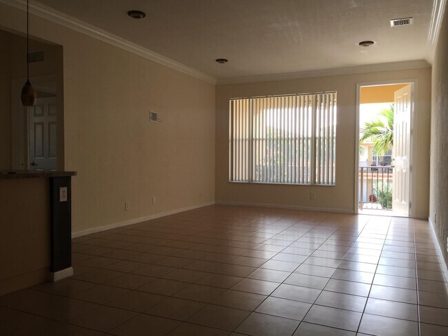 Foto del edificio - 3569 Forest Hill Blvd