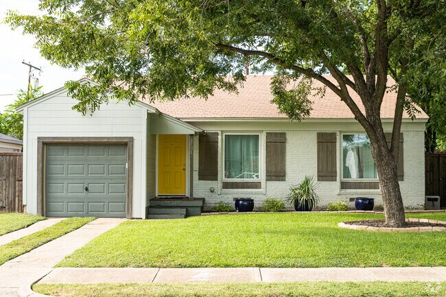 Building Photo - 4731 Wateka Dr