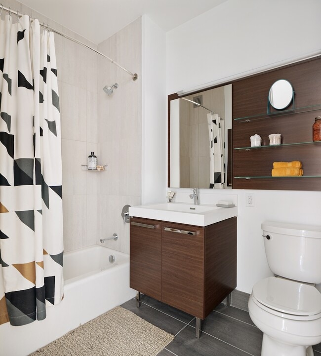 4322 Queens St Unit 302, Queens, NY 11101 Room for Rent in Queens