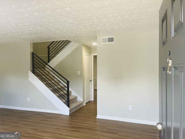 Building Photo - 513 Toombs St
