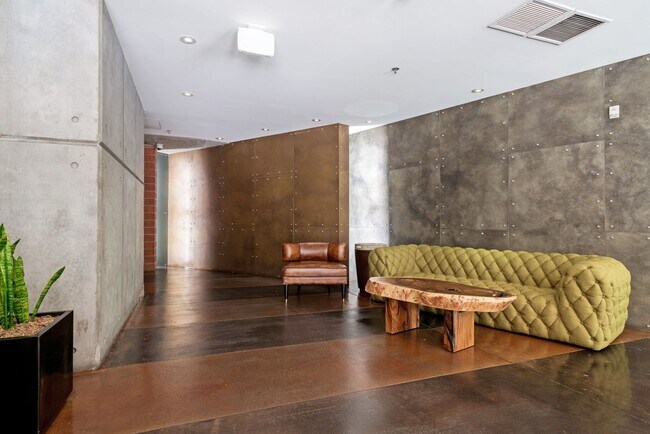 Foto del edificio - Expansive East Village 1 Bedroom at M2I! 2...