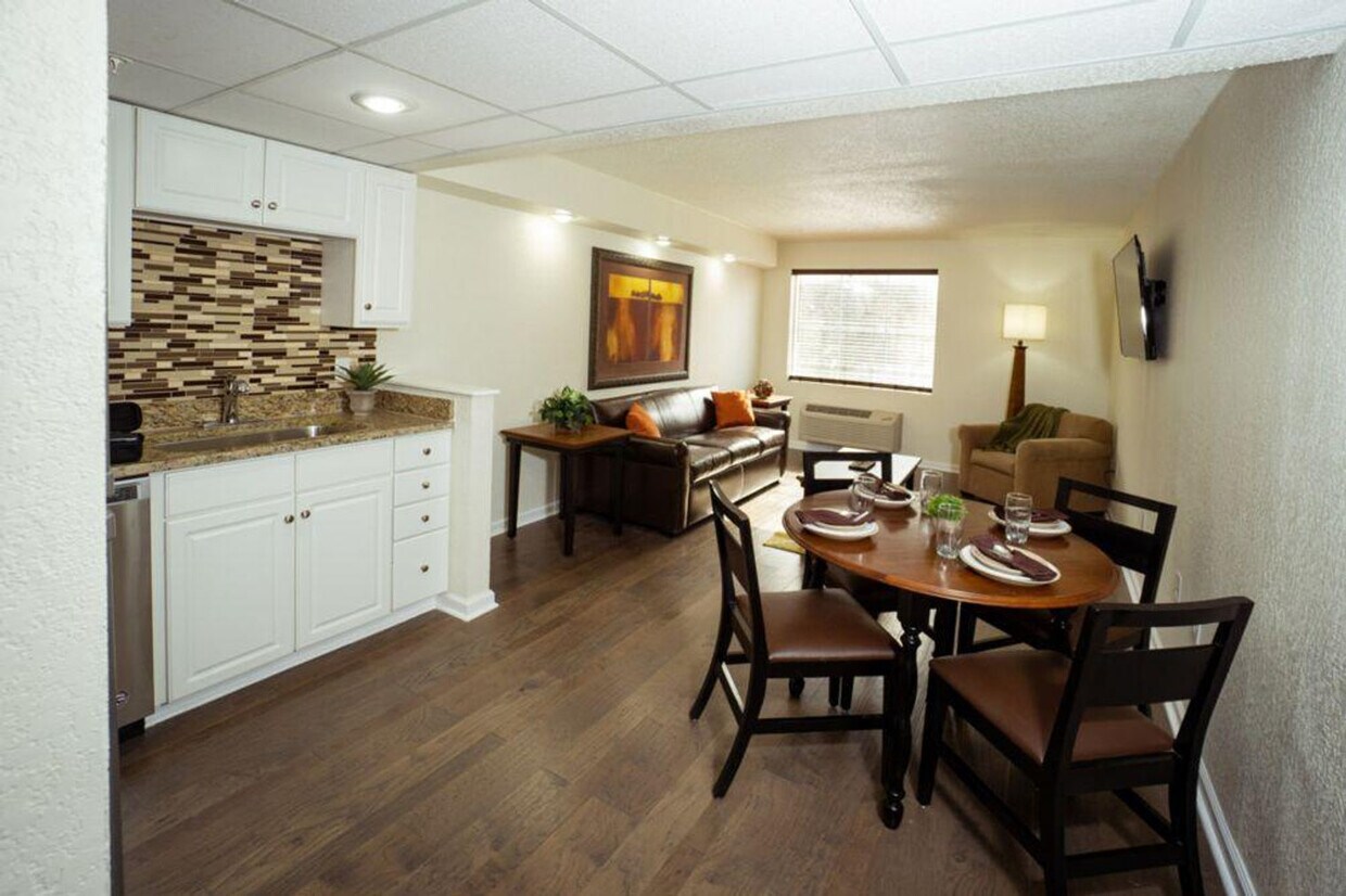 Foto principal - 245 Jess-Jo Pkwy