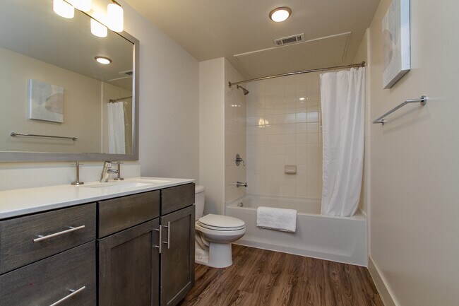 Foto del edificio - 707 Park Ave NE