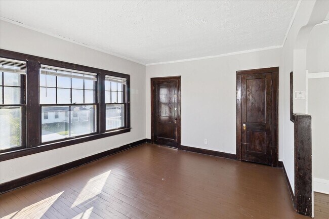 Foto del edificio - 1524 E 204th St