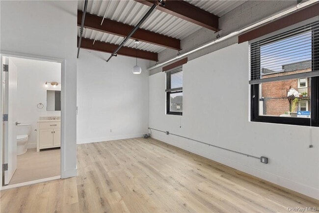 Foto del edificio - 189 N Main St