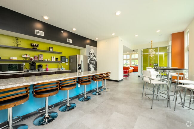 Espacio común - Cafetería / Comedor - 3 Square