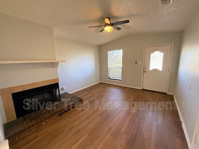 Foto del edificio - 6847 S Creek Dr