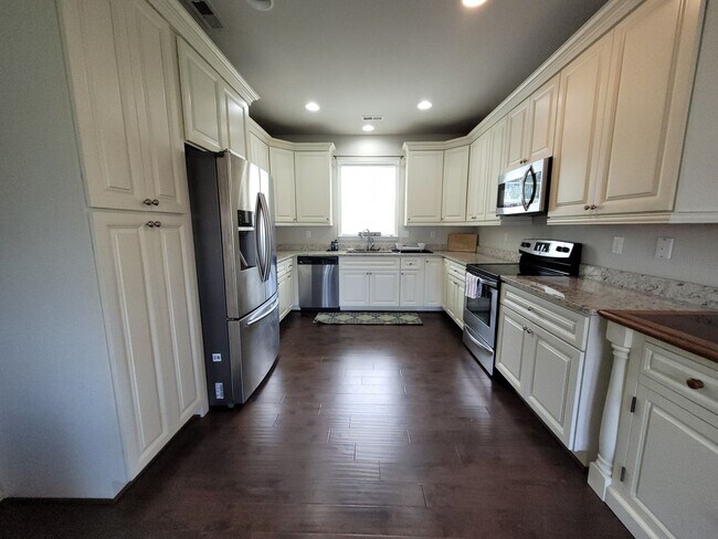 Building Photo - ACREDALE ESTATES