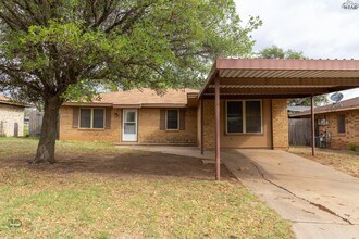 Building Photo - 1302 Mockingbird Dr