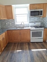 Building Photo - 589 Avenue A