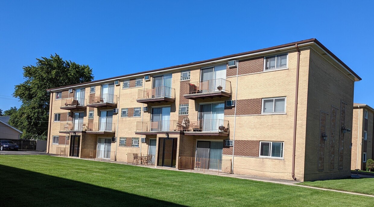 5127 W 79th St Unit 1N, Burbank, IL 60459 Condo for Rent in Burbank, IL
