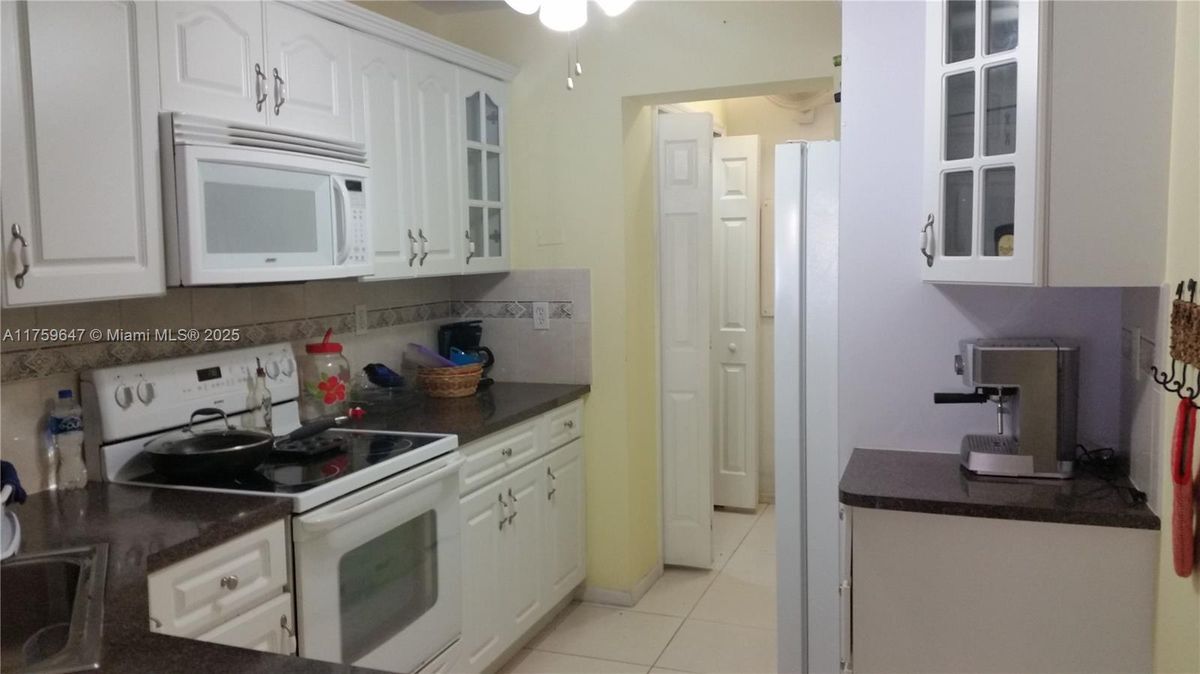 Foto del edificio - 13701 SW 84th St