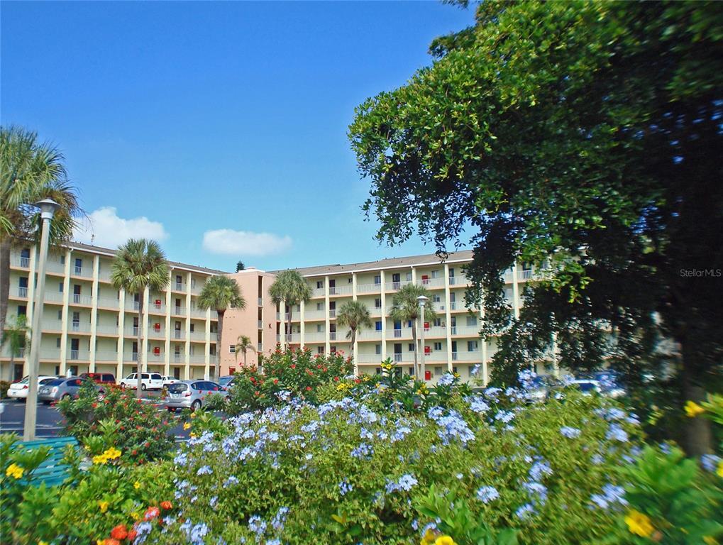 Primary Photo - 3570 Lake Bayshore Dr
