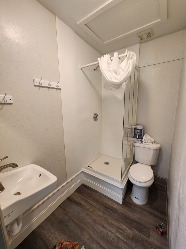 Building Photo - 315 S Ronald Reagan Blvd