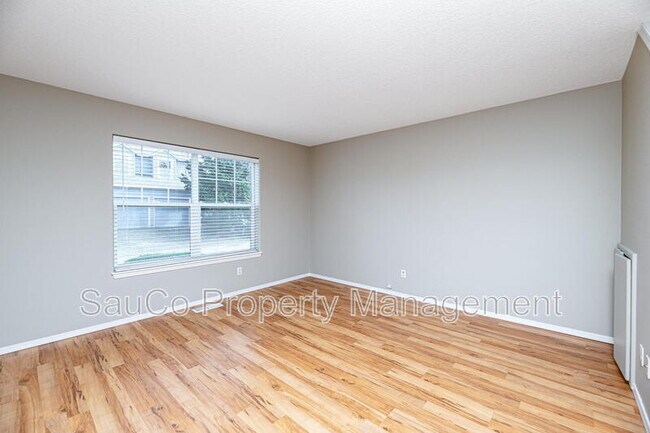 Foto del edificio - 1383 NE Dutch Ln