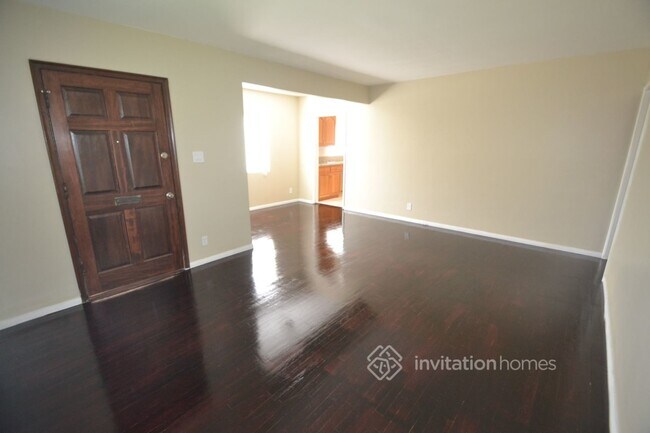 Foto del edificio - 14811 Cohasset St