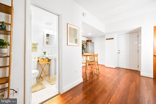 Building Photo - 1701 16th St NW