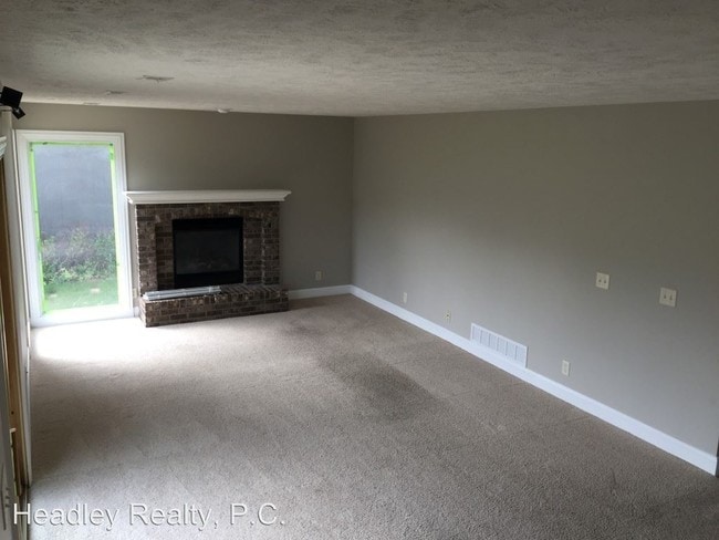 Building Photo - 3 br, 2.5 bath House - 4601 Brook St