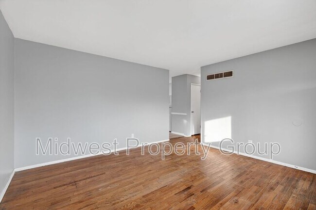 Foto del edificio - 1455 Redman Blvd