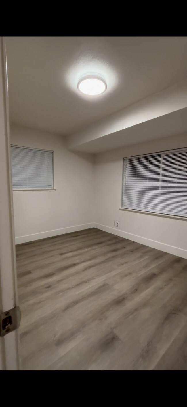 Building Photo - 516 Ribier Ave