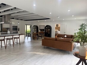 Building Photo - 470 Petersburg Tr