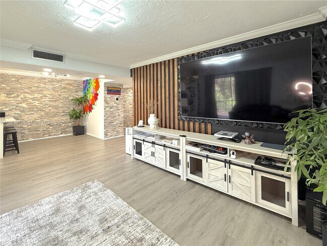 Foto del edificio - 4160 Inverrary Dr