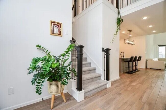 Foto del edificio - Spacious 4BR House in Richmond