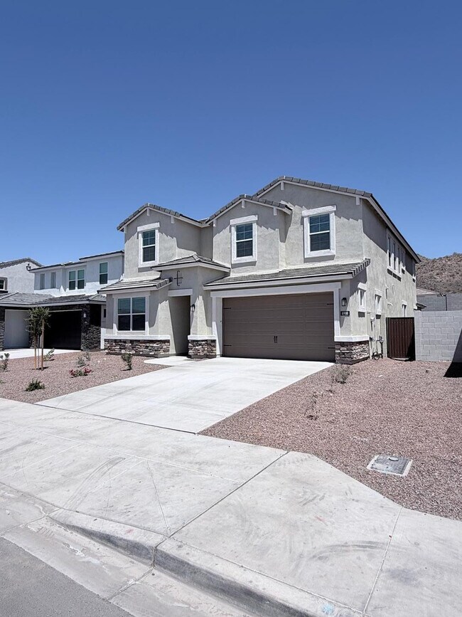 Building Photo - 6988 W Buckhorn Trail