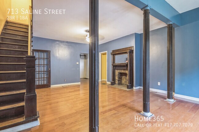 Building Photo - Beautiful 2 bed 1 bath Home! - HALF OFF 1S...