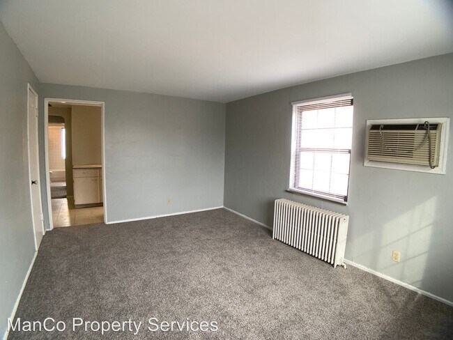 Building Photo - 551 Telford Ave