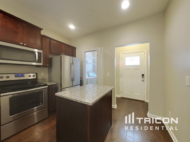 Building Photo - 121 Hickory Sta Ln